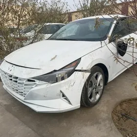 Hyundai Elantra 2022