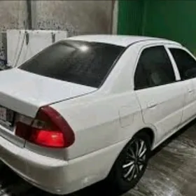 Mitshubishi Lanser 1998y Kuzow