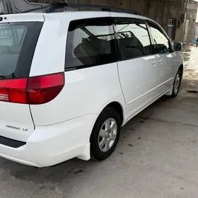 Toyota Sienna 2004