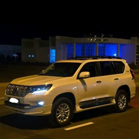 Toyota Land Cruiser Prado 2022