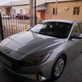 Hyundai Elantra 2021