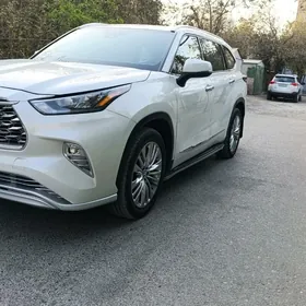 Toyota Highlander 2020