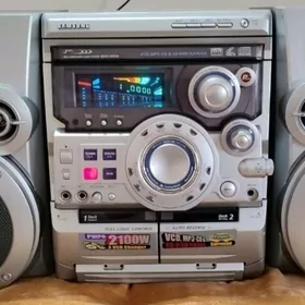 музыкальный центр. muzykalnyy