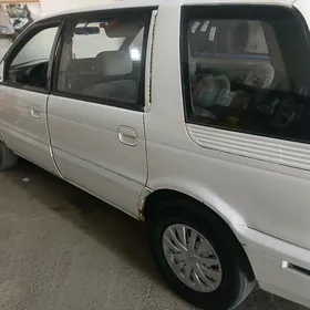 Mitsubishi Chariot 1991