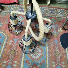 люстра работает