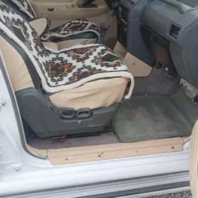 Mitsubishi Pajero 1992