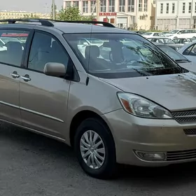 Toyota Sienna 2004