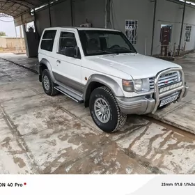 Mitsubishi Pajero 1998
