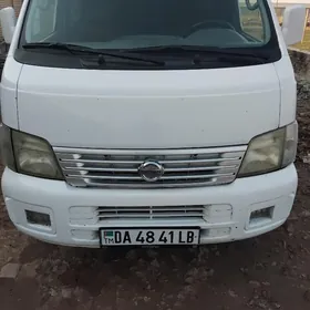 Nissan Urvan 2005