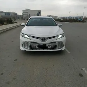 Toyota Camry 2018