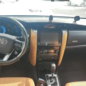 Toyota Fortuner 2023