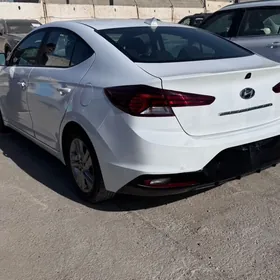 Hyundai Elantra 2020