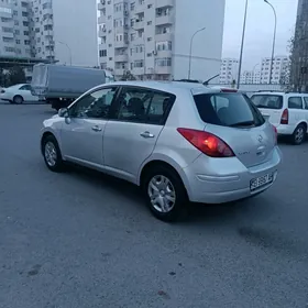 Nissan Versa 2010
