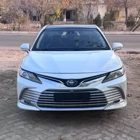 Toyota Camry 2018