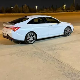 Hyundai Elantra 2022