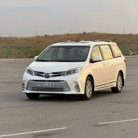 Toyota Sienna 2019