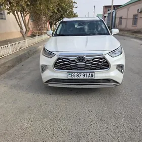 Toyota Highlander 2021