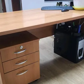 Столы офисные