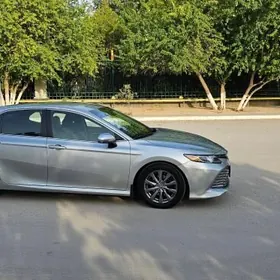Toyota Camry 2017