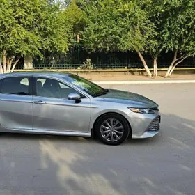 Toyota Camry 2017