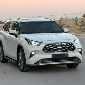 Toyota Highlander 2021