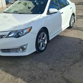 Toyota Camry 2013