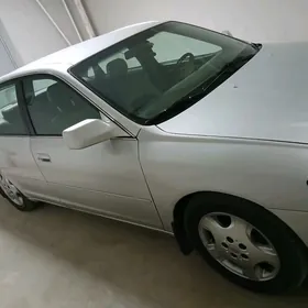 Toyota Avalon 2001