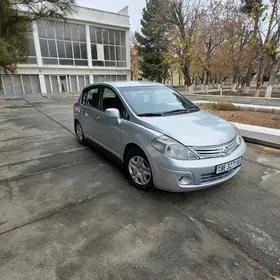 Nissan Versa 2011