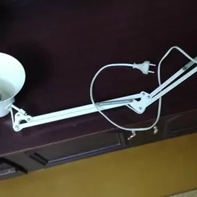 настольная лампа