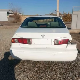 Toyota Camry 2001