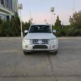 Mitsubishi Pajero 2010