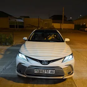 Toyota Camry 2021