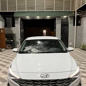 Hyundai Elantra 2022