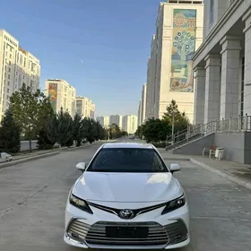 Toyota Camry 2021