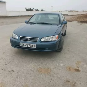 Toyota Camry 2000