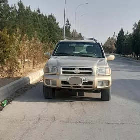 Nissan Pathfinder 2000