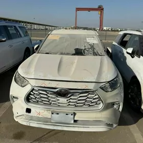 Toyota Highlander 2021