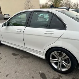 Mercedes-Benz C300 2009