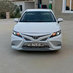 Toyota Camry 2021