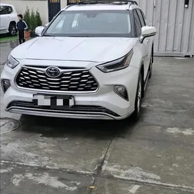 Toyota Highlander 2022