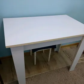 Продается стол. Satlyk stol.