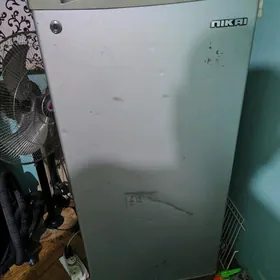 холодильник "nikai"