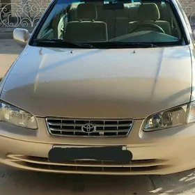 Toyota Camry 2000