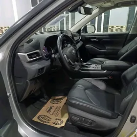 Toyota Highlander 2024