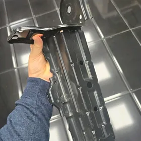 Lexus ES 19 lanjeron usilitel