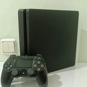PS 4 SLIM