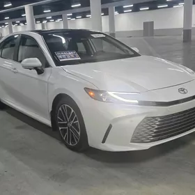 Toyota Camry 2025