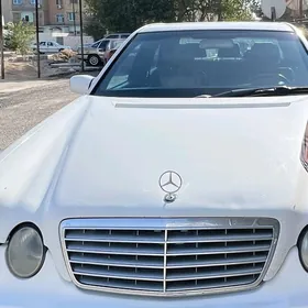 Mercedes-Benz E320 2000