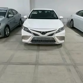 Toyota Camry 2022