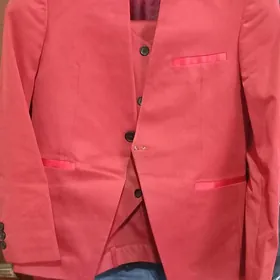 Kastum julbar troÿka